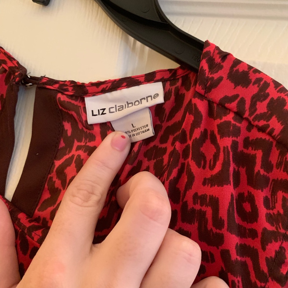*SOLD*🤩 Liz Claiborne top👕🤩!!! EXC. Cond. - Picture 6 of 6